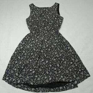 WAYF Sleeveless Size Small Floral Paisley Print Lined Dress Back Cut Out